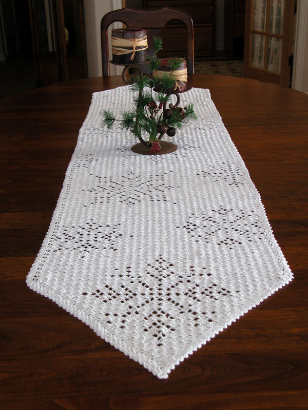 Cascading Snowflakes Table Runner